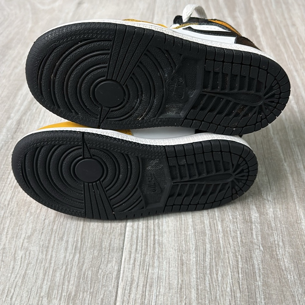 Nike Jordan 1 Mid Toddler Sneakers Yellow Ochre size 8C - Picture 6 of 10